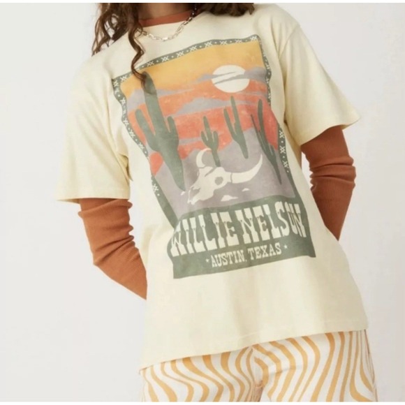 Daydreamer Tops - Daydreamer  Willie Nelson Austin Texas Weekend Tee‎ Women's S Oversized Graphic